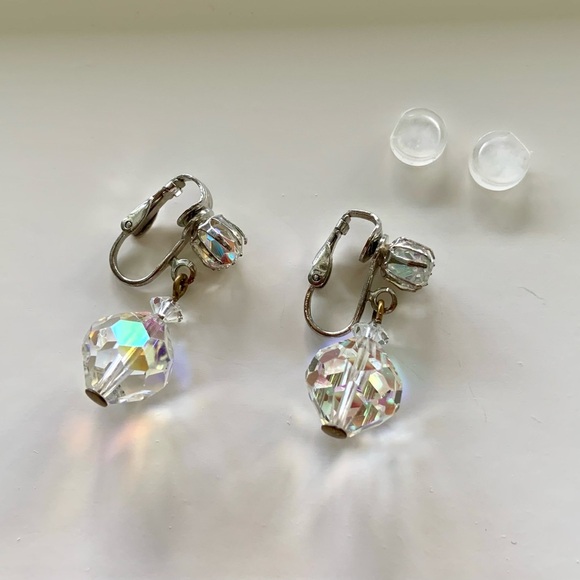 Mid-century crystal drop clip earrings - Picture 3 of 8